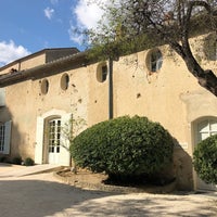 Foto diambil di Château La Nerthe oleh Jo pada 10/27/2018