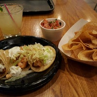 Foto diambil di Los Taquitos Mexican Grill oleh Jari R. pada 12/28/2016