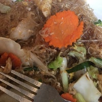 รูปภาพถ่ายที่ Rice - Fine Thai Cuisine โดย Laura E. เมื่อ 10/3/2017