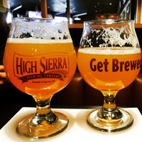 Foto tirada no(a) High Sierra Brewing Company por Jim P. em 5/18/2015