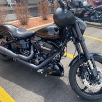 Foto tirada no(a) Golden Spike Harley-Davidson por Kyle A. em 4/30/2021