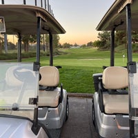 Foto diambil di Desert Pines Golf Club and Driving Range oleh Kyle A. pada 10/7/2022