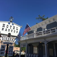 Снимок сделан в Hotel Nauvoo Historic Inn &amp;amp; Restaurant пользователем Kyle A. 6/15/2017