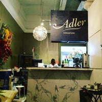 Foto tirada no(a) Adler Hostel por Foodandcrits C. em 9/9/2015