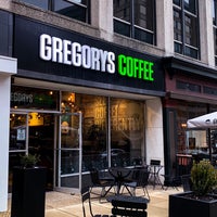 2/23/2021 tarihinde SA 🌿ziyaretçi tarafından Gregorys Coffee'de çekilen fotoğraf