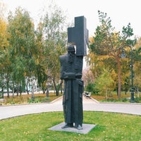 Photo taken at Памятник Ф.М. Достоевскому «Крест несущий» by Даша on 10/7/2018