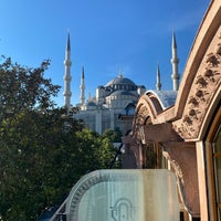รูปภาพถ่ายที่ Sultanahmet Palace Hotel โดย Marina A. เมื่อ 10/24/2022