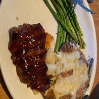 Photo taken at BJ&amp;#39;s Restaurant &amp;amp; Brewhouse by Jeffrey S. on 10/14/2021