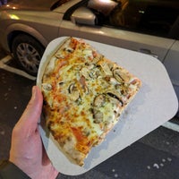 Photo taken at Pizza Pizza by Miloš on 2/4/2017