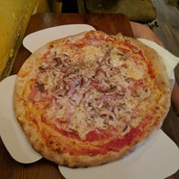 Photo taken at Pizza Pizza by Miloš on 6/23/2019