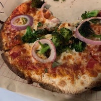 1/1/2020 tarihinde Bushraziyaretçi tarafından Mod Pizza'de çekilen fotoğraf