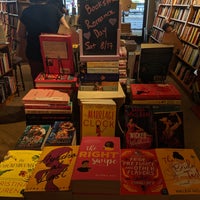 Foto tirada no(a) The Astoria Bookshop por Joy A. em 8/17/2019