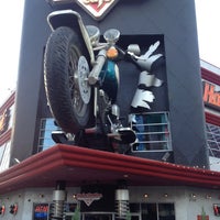 5/14/2013 tarihinde Daniel T.ziyaretçi tarafından Harley-Davidson Cafe'de çekilen fotoğraf