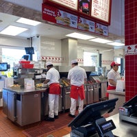 Photo taken at In-N-Out Burger by Mark T. on 2/25/2020