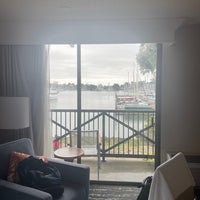 5/6/2022 tarihinde Ellie M.ziyaretçi tarafından DoubleTree by Hilton Hotel Berkeley Marina'de çekilen fotoğraf