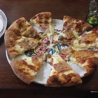 9/11/2014 tarihinde Sara P.ziyaretçi tarafından Pizza Pazza'de çekilen fotoğraf