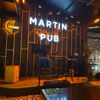 รูปภาพถ่ายที่ Martin Pub โดย Serap เมื่อ 1/2/2024