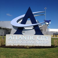 Foto tirada no(a) Atlantic City International Airport (ACY) por Veronika P. em 9/4/2013
