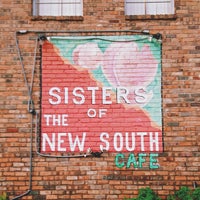 Снимок сделан в Sisters Of The New South пользователем Kristina 8/1/2013