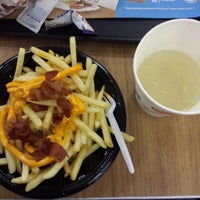 Photo taken at Burger King by Gabriel L. on 3/12/2014