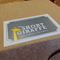 Photo prise au The Short Giraffe Mini Confections &amp; Catering par Austin G. le6/8/2013