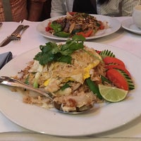Das Foto wurde bei Thai Bros Restaurant von Tony S. am 12/12/2016 aufgenommen
