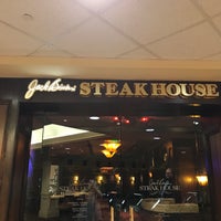 รูปภาพถ่ายที่ Jack Binion&amp;#39;s Steak House โดย Melissa B. เมื่อ 4/15/2017