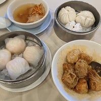 Снимок сделан в Lunasia Chinese Cuisine пользователем Liz W. 11/1/2023