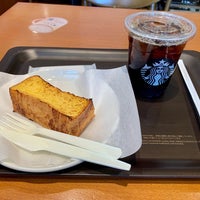 Photo taken at Starbucks by まっつら on 4/5/2020