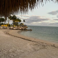 Das Foto wurde bei Postcard Inn Beach Resort &amp;amp; Marina von Trisha M. am 2/14/2023 aufgenommen