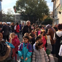 Photo taken at Zühtüpaşa İlköğretim Okulu by Yesim H. on 11/24/2016