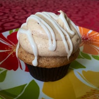 7/23/2014에 jen님이 Sweet Box Cupcakes &amp;amp; Bake Shop에서 찍은 사진