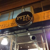 รูปภาพถ่ายที่ Pita &amp;amp; Co โดย María de los Ángeles B. เมื่อ 1/20/2013