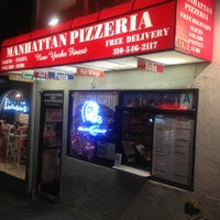 Foto tomada en Manhattan Pizzeria  por GetRich I. el 11/14/2012