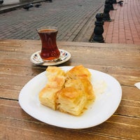 Foto scattata a Sunya Cafe da Ayça V. il 10/19/2018