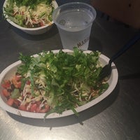Photo taken at Chipotle Mexican Grill by Diana Cecilia T. on 7/18/2016