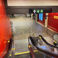 Photo taken at MTA Subway - Bowling Green (4/5) by Lynn B. on 12/9/2021