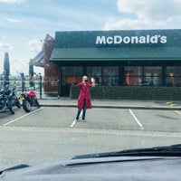 รูปภาพถ่ายที่ McDonald&amp;#39;s โดย Jannie เมื่อ 10/1/2022