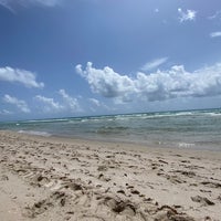 Photo taken at Acqualina Resort &amp;amp; Spa On The Beach by Евгений К. on 8/10/2022