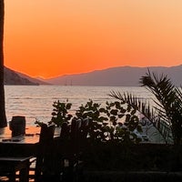 Foto scattata a Delikyol Deniz Restaurant Mehmet’in Yeri da Asabi Prenses il 9/6/2022