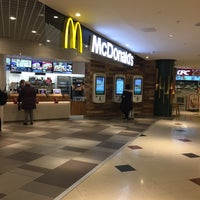 Foto tirada no(a) McDonald&amp;#39;s por Will H. em 1/8/2017