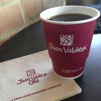 Photo taken at Juan Valdez Café by Alyne on 9/17/2018