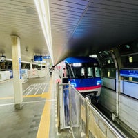 Photo taken at Osaka Monorail Senri-chuo Station by Yuichiro W. on 11/4/2023