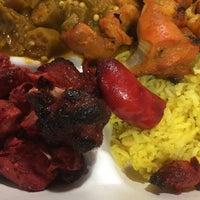 รูปภาพถ่ายที่ Wazwan Indian Cuisine โดย Ryan M. เมื่อ 2/25/2017