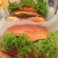 Photo taken at Shake Shack by Mohammed R. on 2/12/2016