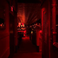 4/27/2023 tarihinde Dionne L.ziyaretçi tarafından Green Lady Lounge'de çekilen fotoğraf