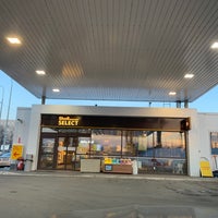 Photo taken at Shell by Я on 1/10/2021