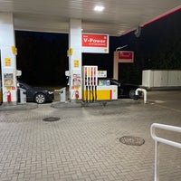 Photo taken at Shell by Я on 10/19/2021