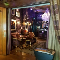 Photo taken at Lobby Bar Hotel Toren by Я on 8/21/2017