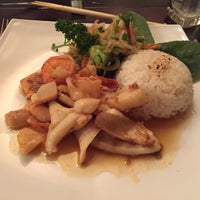 Photo taken at Mado Japanese Restaurant by Viktoriya on 5/10/2016